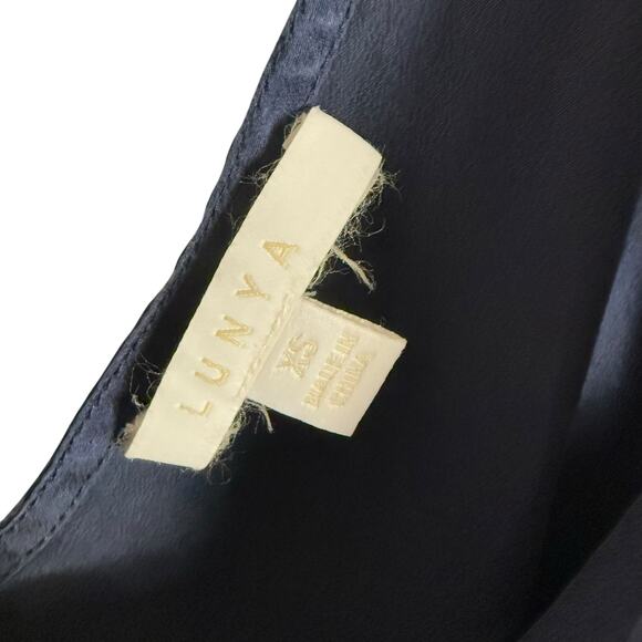 Lunya Navy Blue Washable Silk V-Neck Sleeveless Pajama Tank Top Size XS - Picture 4 of 8